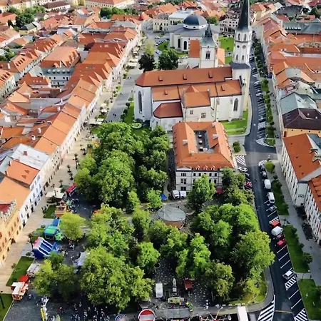 Lejlighed In A Historical House In The Center Of